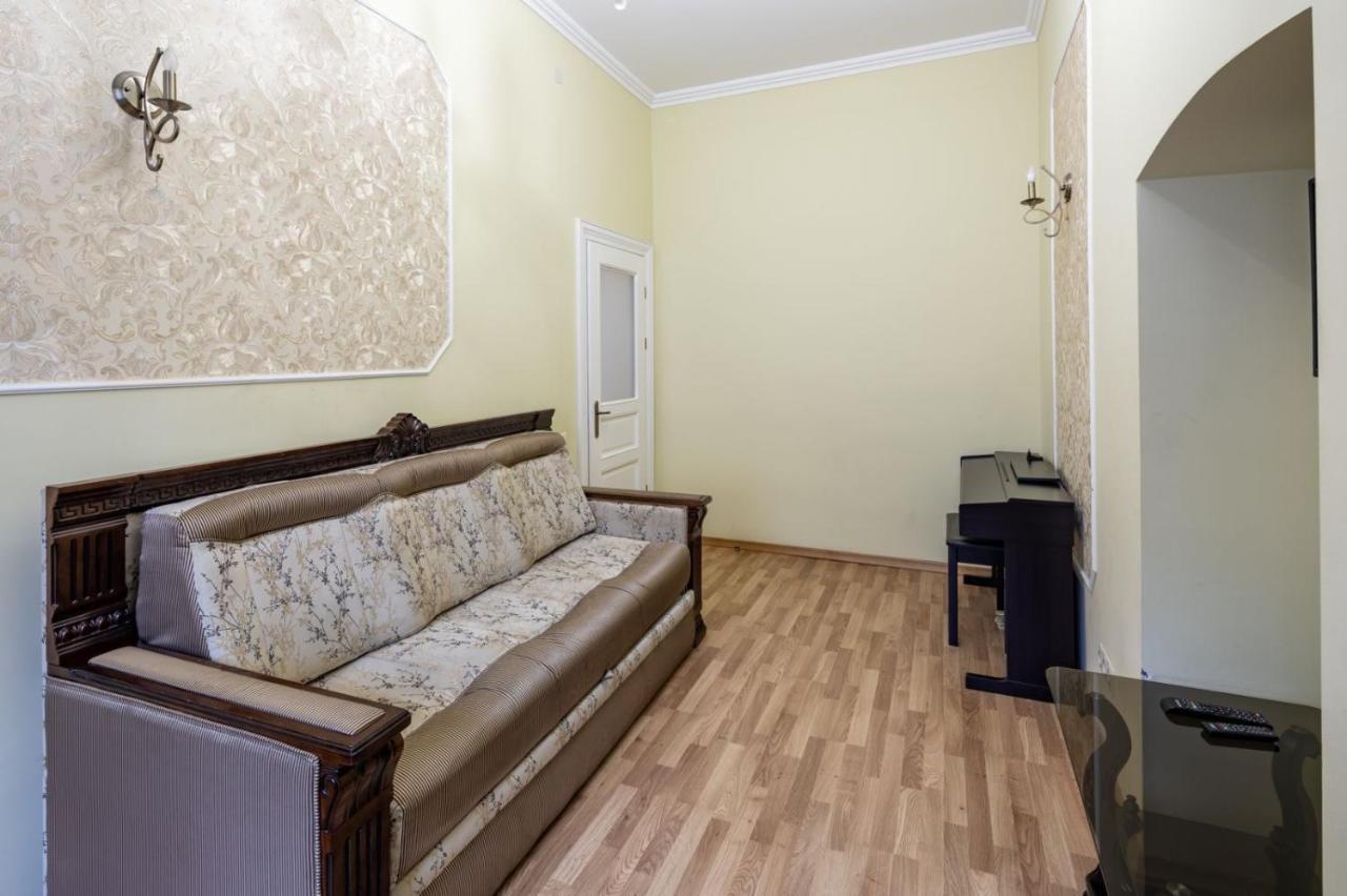 Romari Сербська 9 Apartamento Lviv Exterior foto